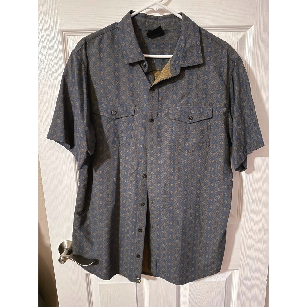 Sherpa Adventure Gear Mens Large Short Sleeve Button Up Shirt‎ Size Large